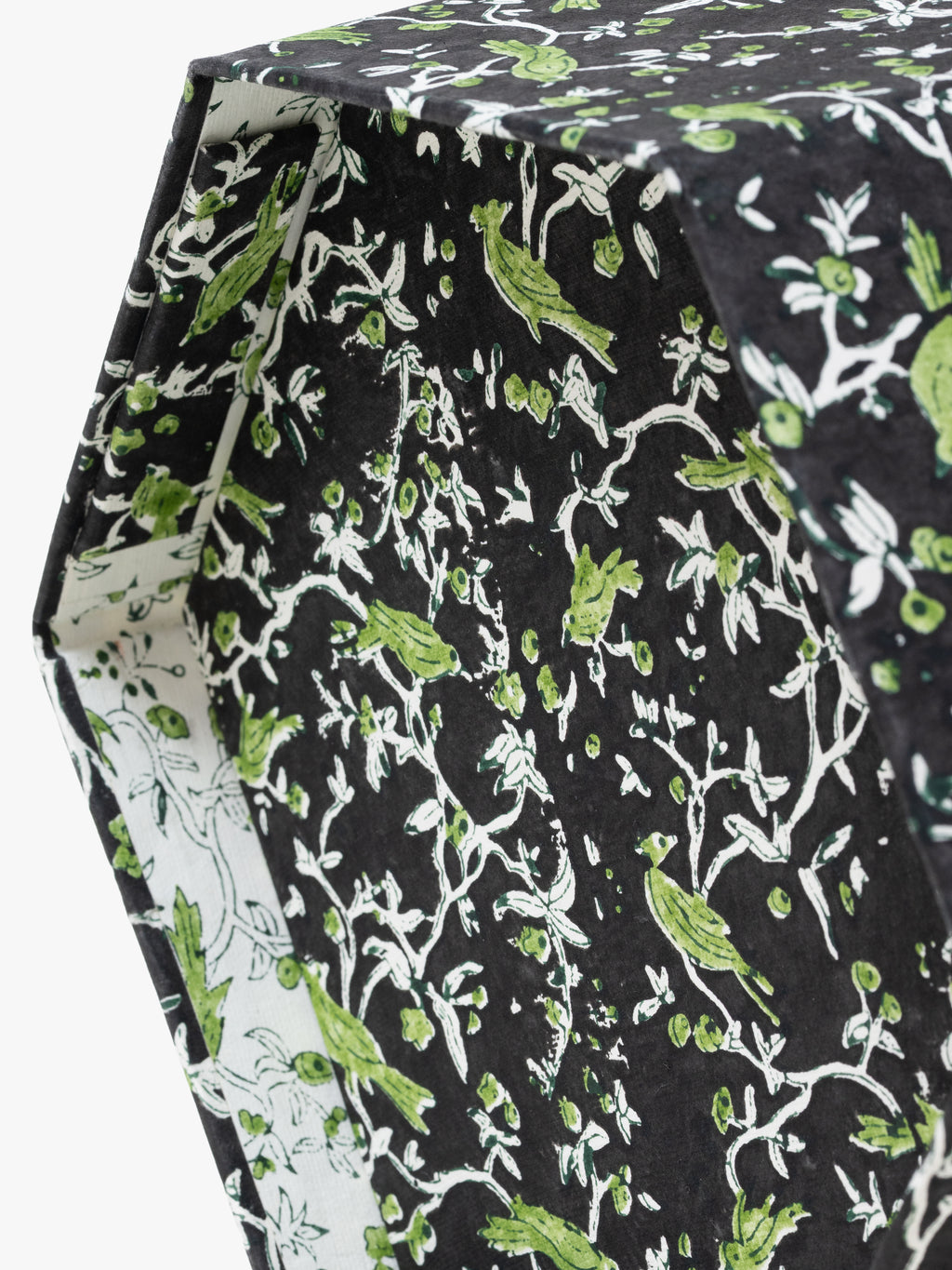 Scallop Collapsible Storage Bin - Birds of the Meadow